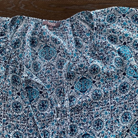 blue patterned blouse - Picture 4 of 4